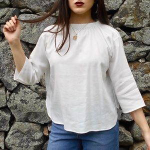 ☺️ ADORABLE Sinched Neck Loose-Fit Blouse 🤍